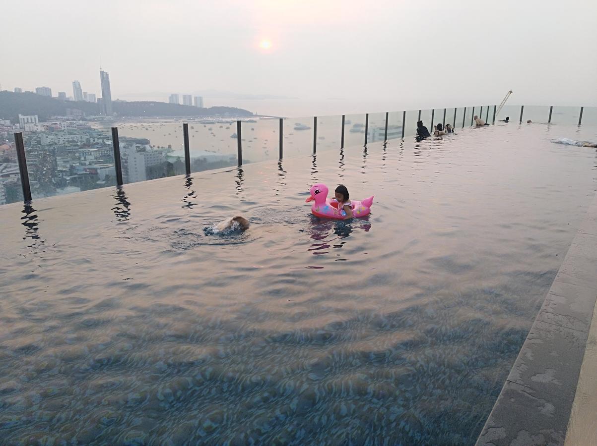Aparthotel The​ Base​ ​Pattaya​ By Ammy Esterno foto