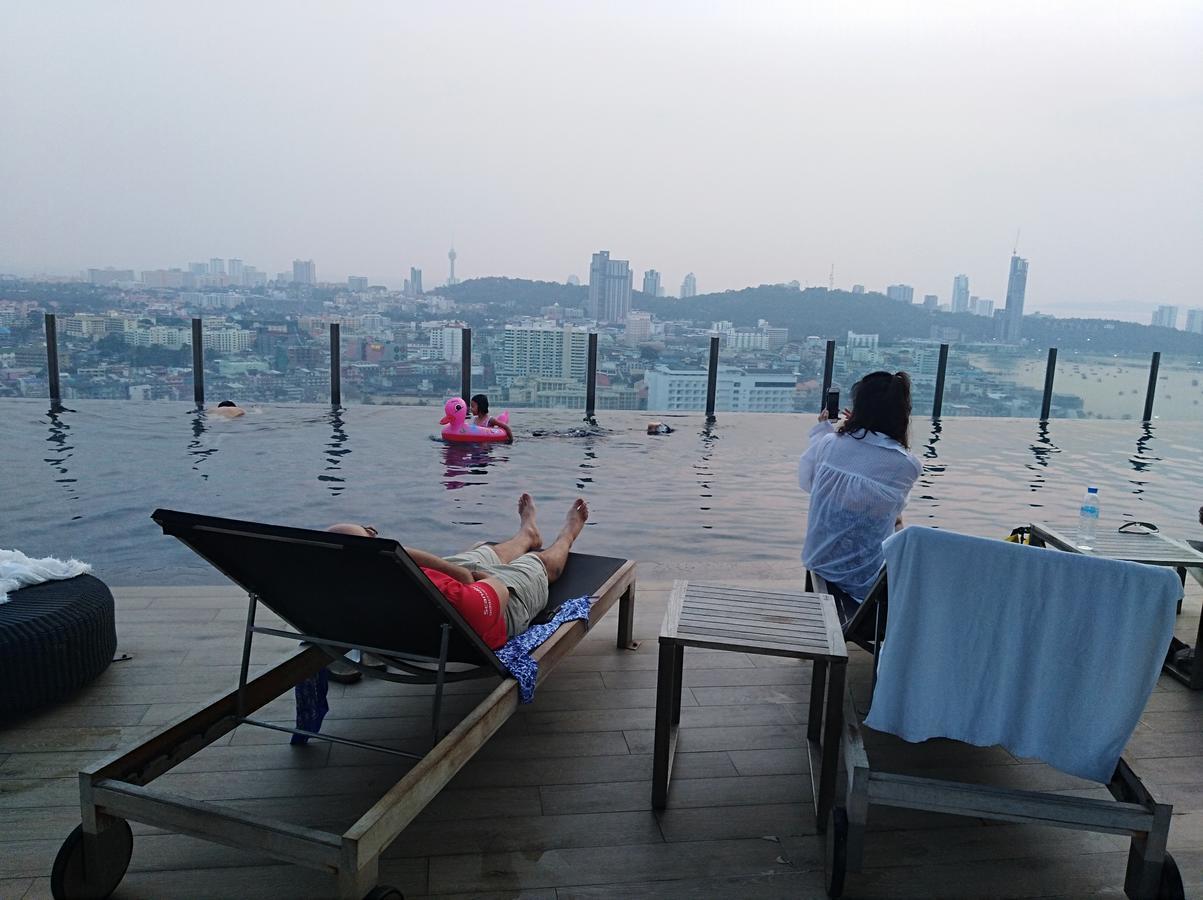 Aparthotel The​ Base​ ​Pattaya​ By Ammy Esterno foto