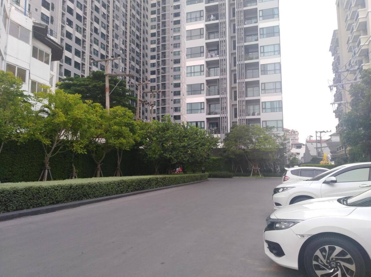 Aparthotel The​ Base​ ​Pattaya​ By Ammy Esterno foto
