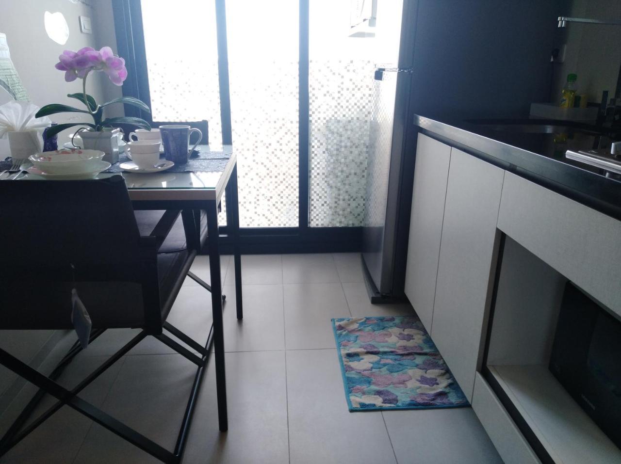 Aparthotel The​ Base​ ​Pattaya​ By Ammy Esterno foto